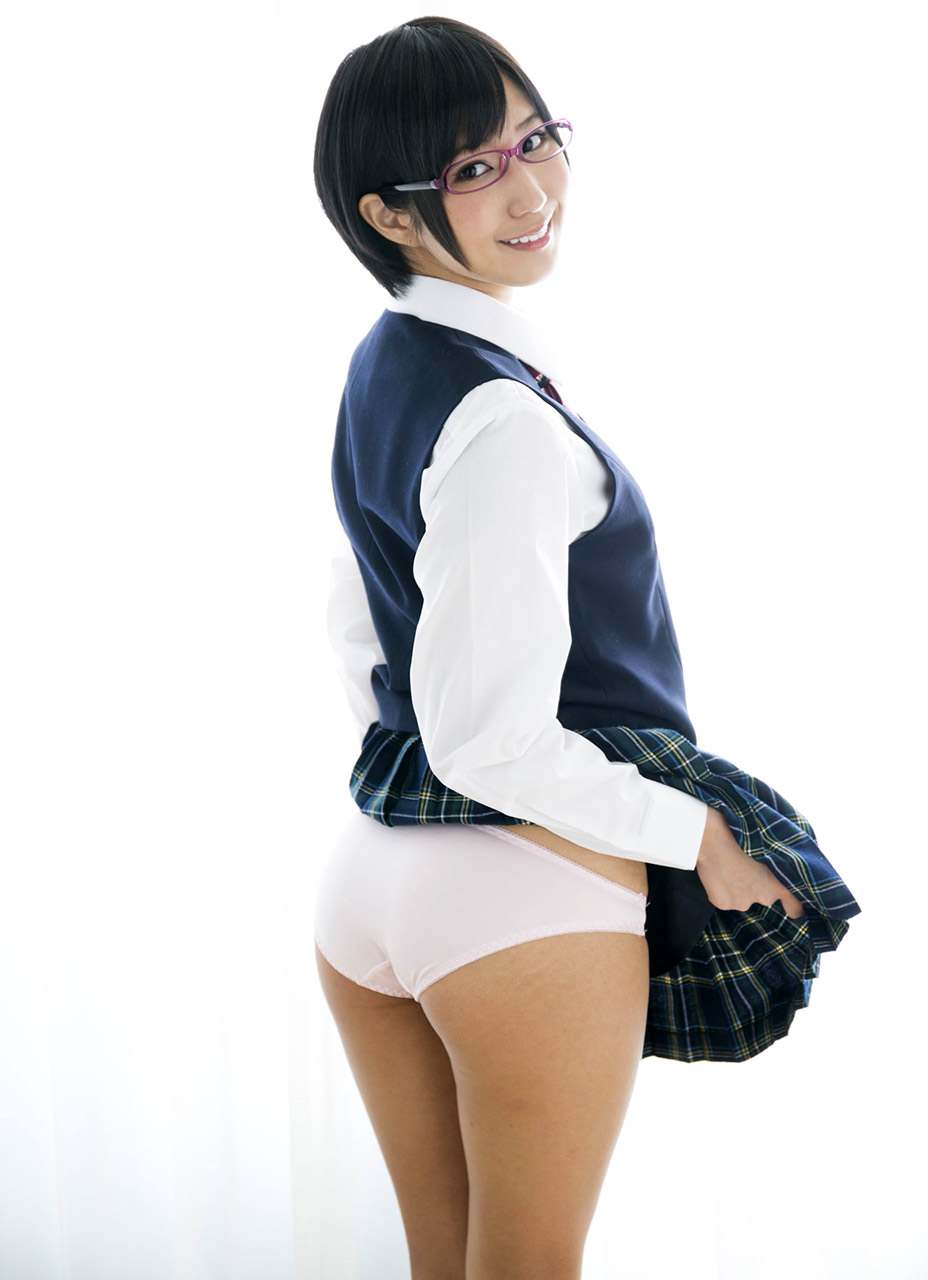 女子高生の半脱ぎパンティ 