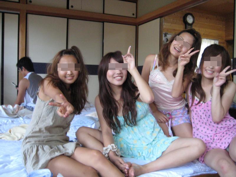 素人のエロいスナップ写真 チラリズムスナップ写真】若い頃の思い出！素人が悪乗りして撮影したちょっとエッチなエロ画像 - エロ画像キュレーション